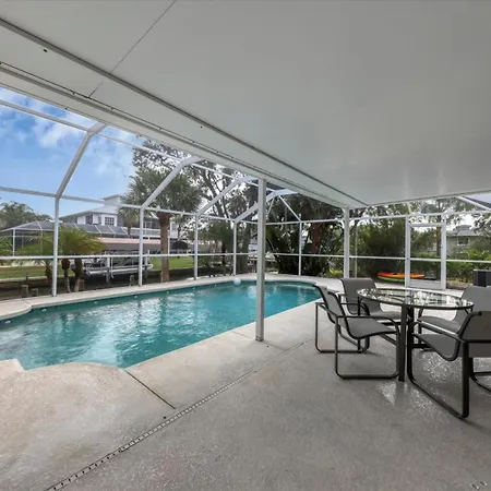 Pcr9170 - Englewood 2 Bedroom Canalfront Pool Cottage